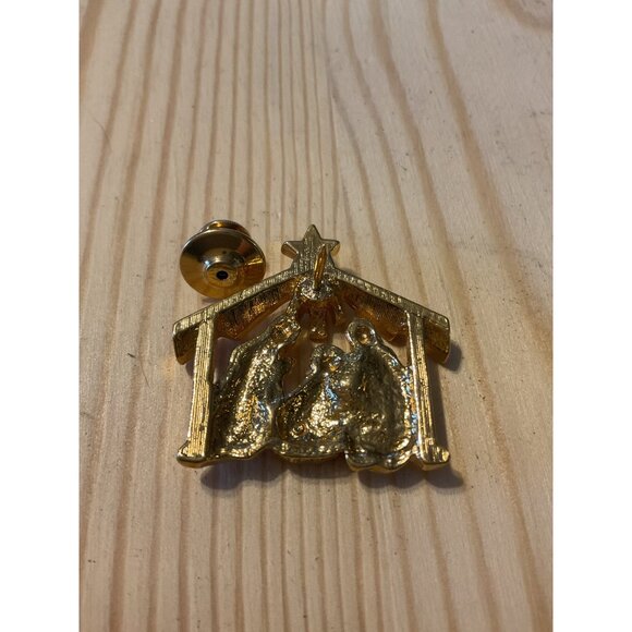 Nativity Scene Gold-Tone Lapel Pin Brooch With Clutch Back - Picture 5 of 5